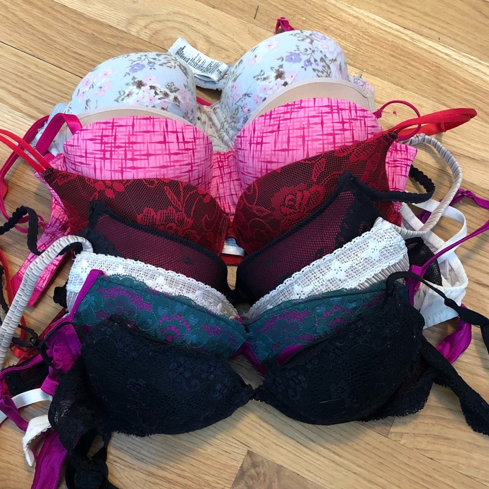 Bundle of 8 bras! 😍